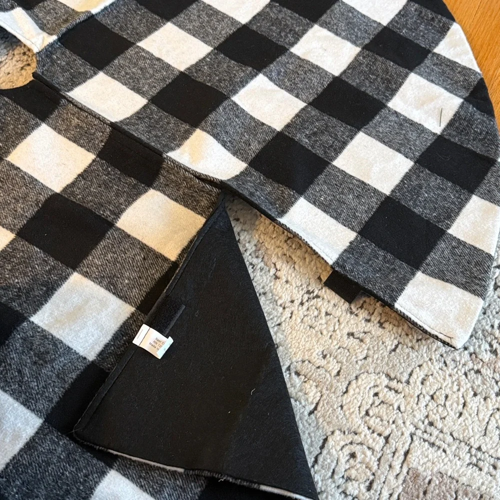 Buffalo Plaid Tree Skirt - Black and White